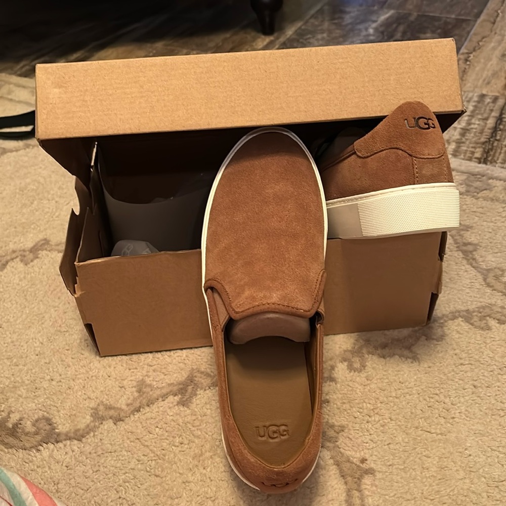 NWT Ugg size 10 Jass in Chestnut